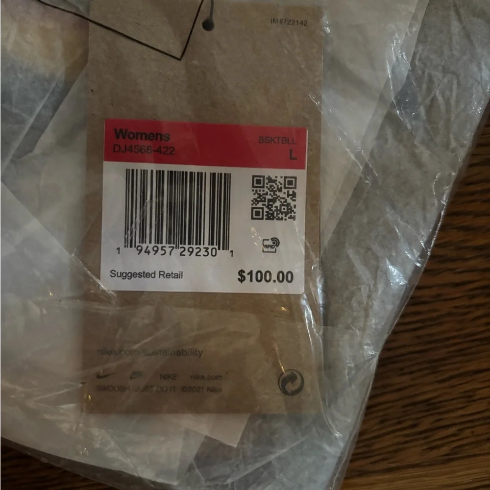 *New* Caitlin Clark Indiana Fever #22 Jersey, Women’s Large - Picture 3 of 8